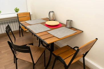 Обеденный стол в столовой клиники